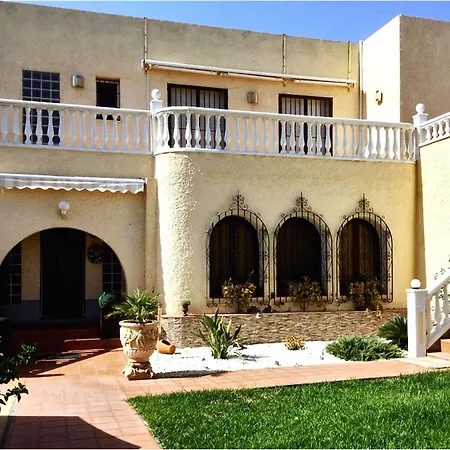 Spacious 2-bedroom With 3 Large Terraces And Wifi In Roqueta Apartment *