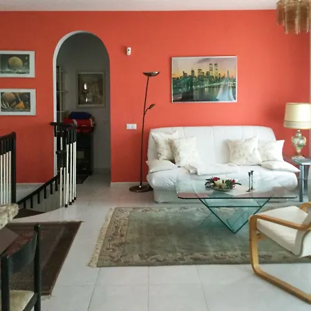 Apartment Spacious 2-bedroom With 3 Large Terraces And Wifi In Roqueta
